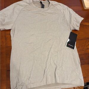 NWT lululemon men’s Metal Vent Tech Short Sleeve, size L